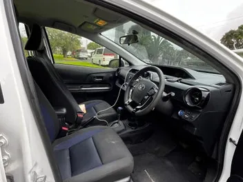 Toyota Prius C 2017 photo 3