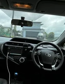 Toyota Prius C 2017 photo 2