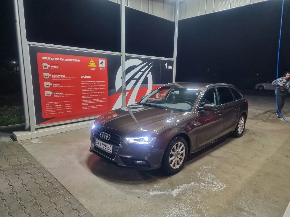 Audi A4 2012 photo 3