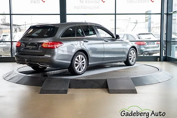 Mercedes-Benz C220 2017 photo 2