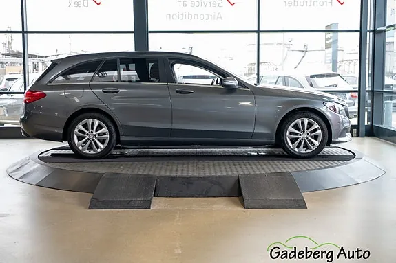 Mercedes-Benz C220 2017 photo 5