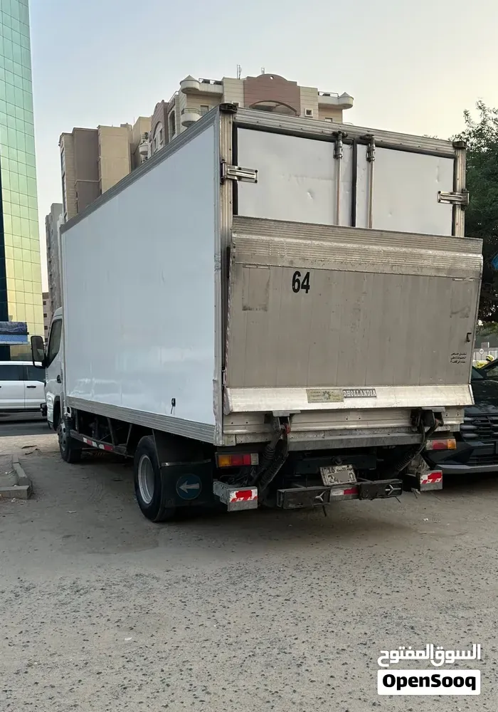 Mitsubishi Fuso Canter 2017 photo 4