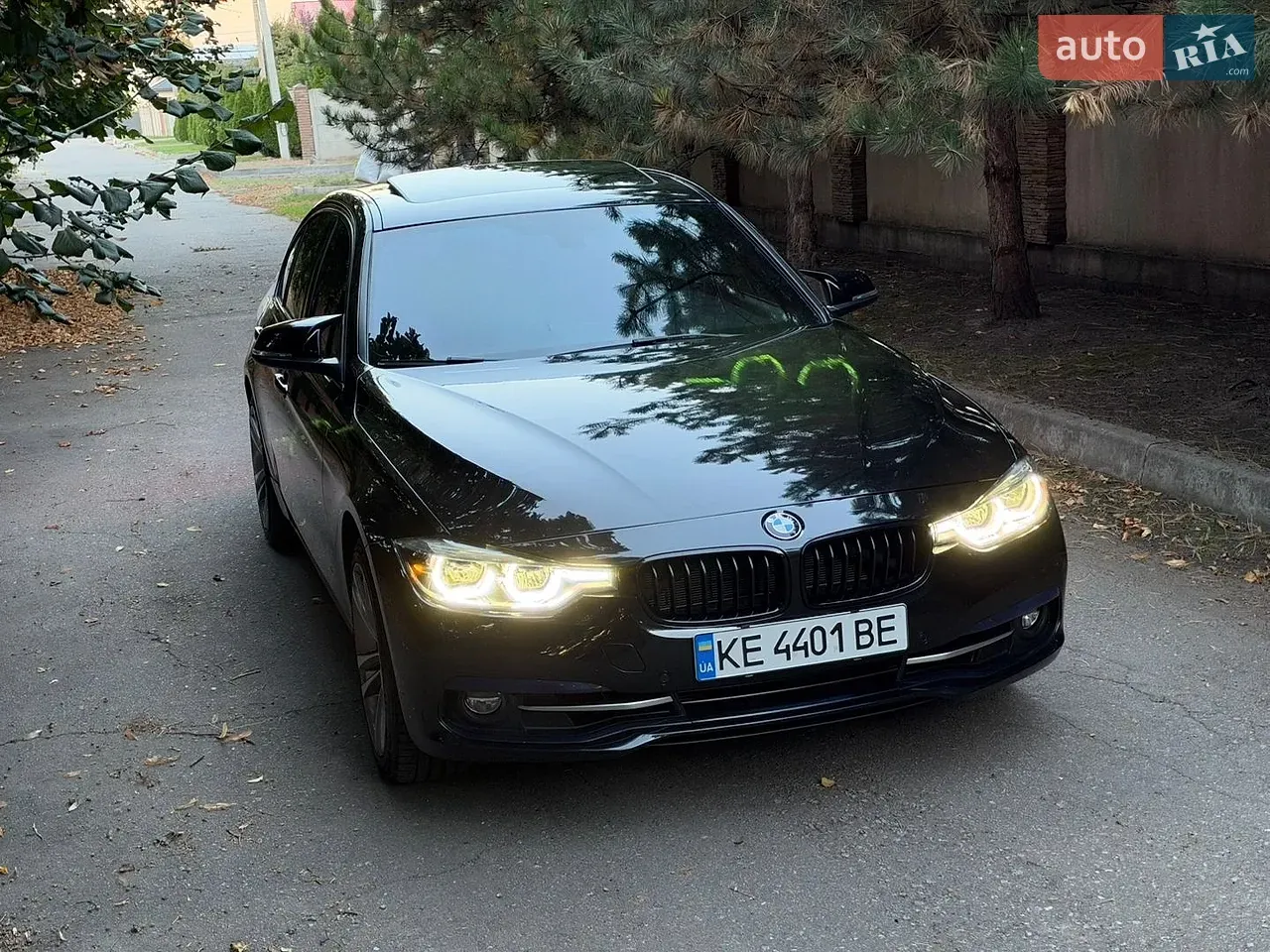 BMW 3 Series 2018 photo 3