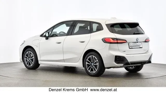 BMW 2 Series 2024 photo 2