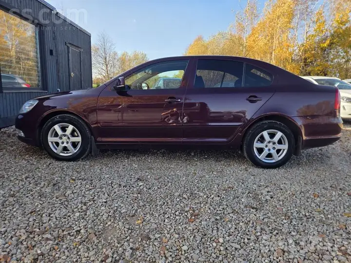 Skoda Octavia 2009 photo 2