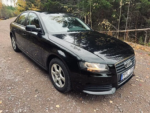 Audi A4 2011 photo 4