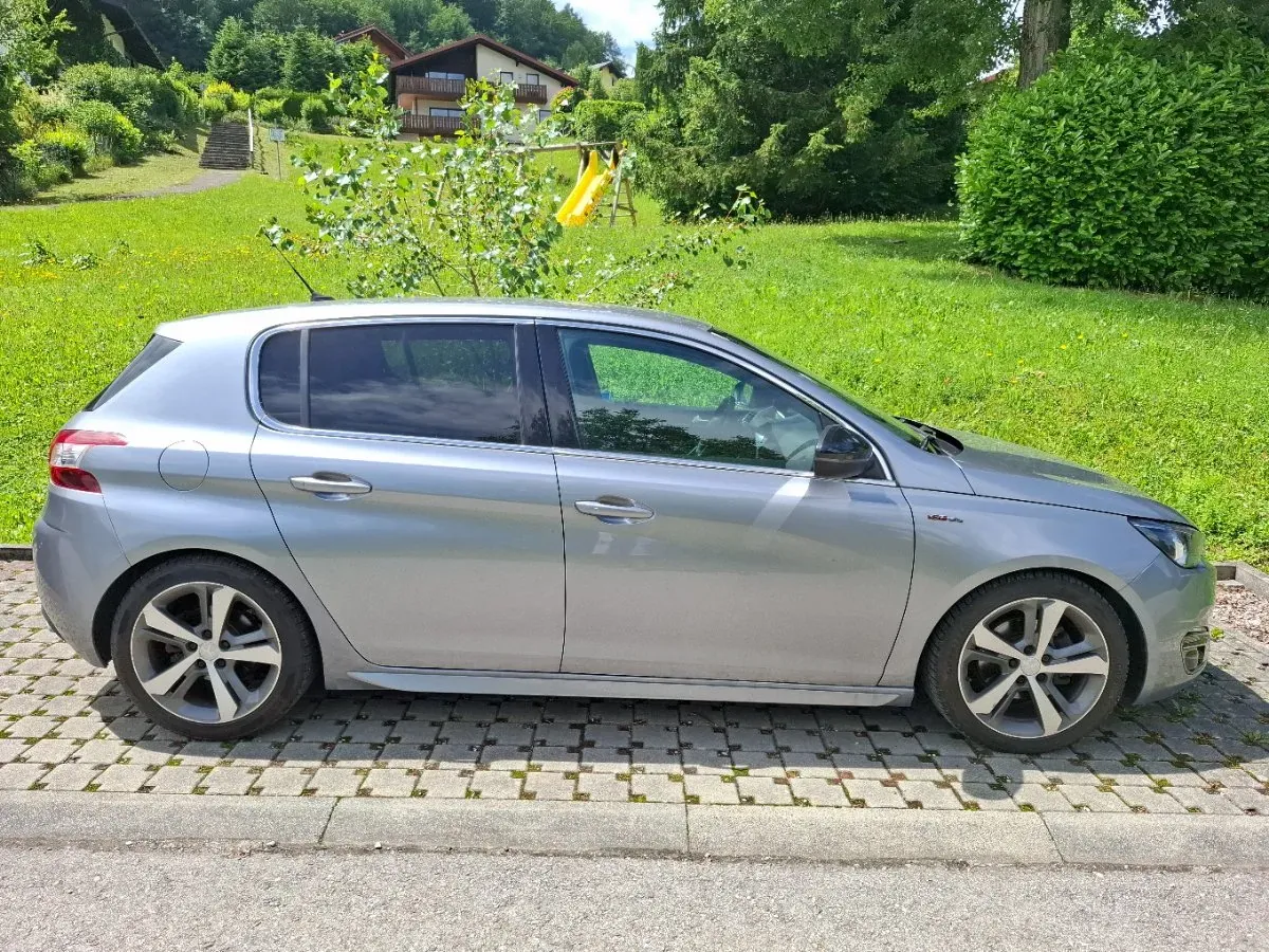 Peugeot 308 2017 photo 3