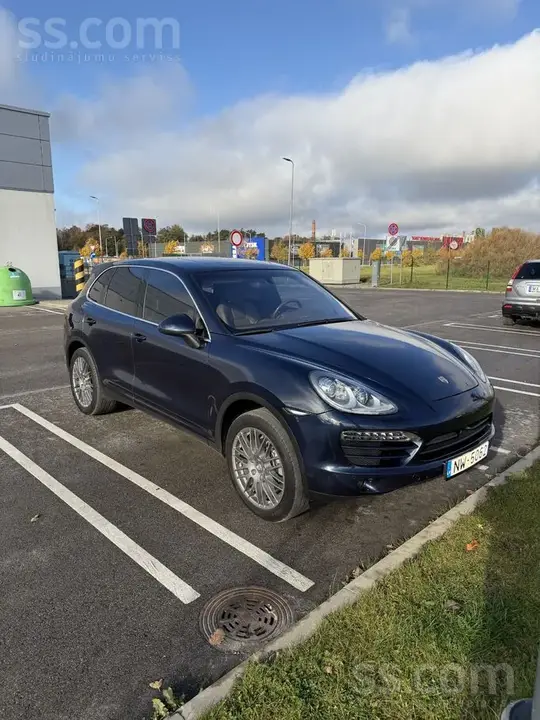 Porsche Cayenne 2011 photo 4