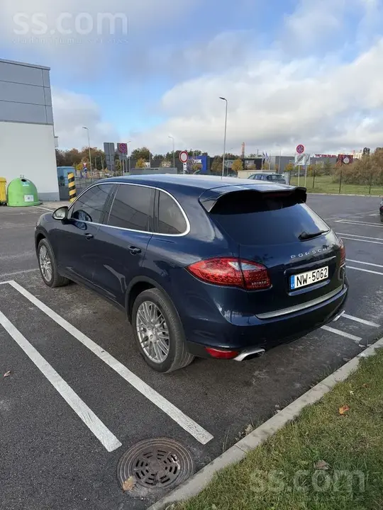 Porsche Cayenne 2011 photo 3