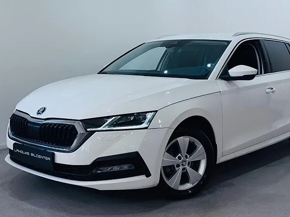 Skoda Octavia 2023 photo 2