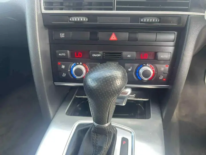 Audi A6 2010 photo 5