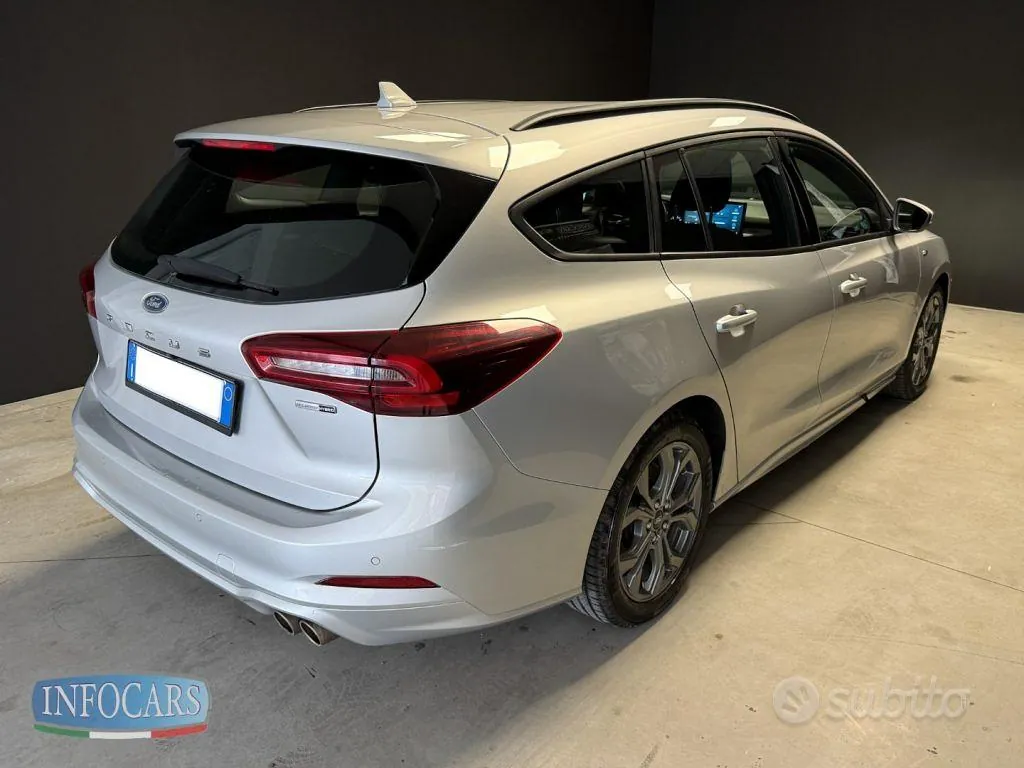 Ford Focus 2023 photo 4
