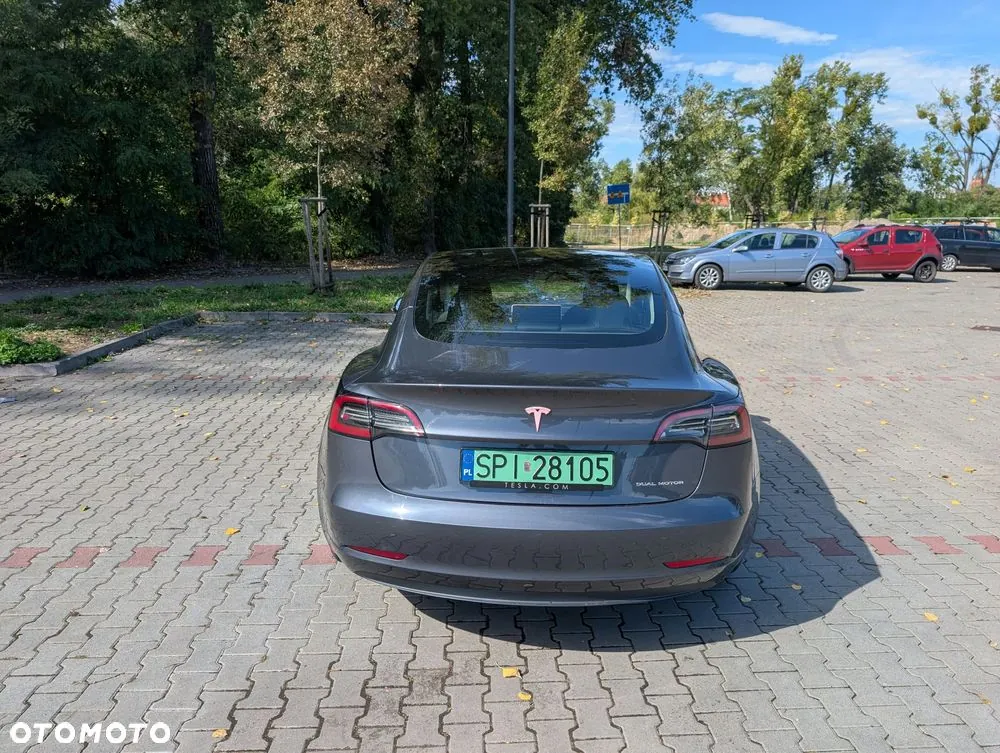 Tesla Model 3 2022 photo 3