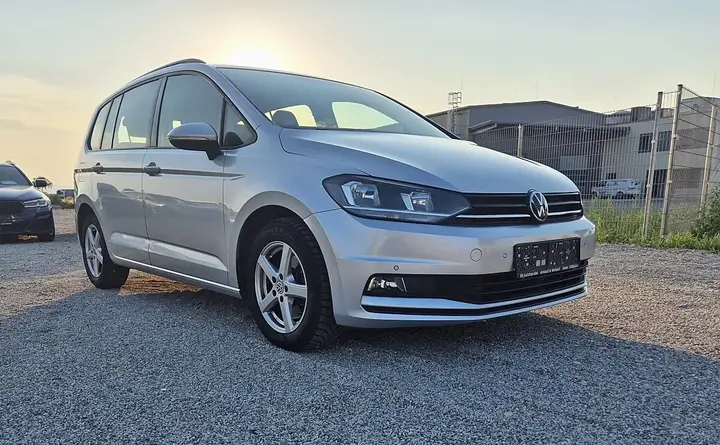 Volkswagen Touran 2021 photo 3