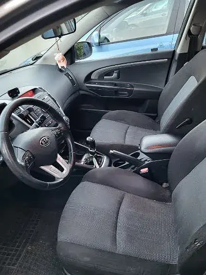 Kia Ceed 2010 photo 2