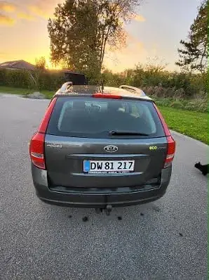 Kia Ceed 2010 photo 4