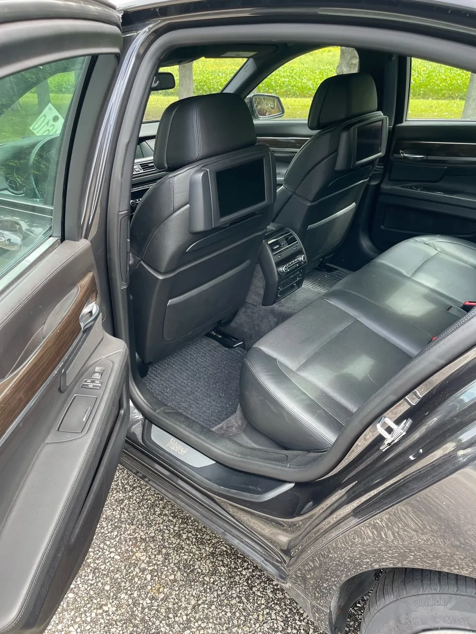 BMW 7 Series 2009 photo 4