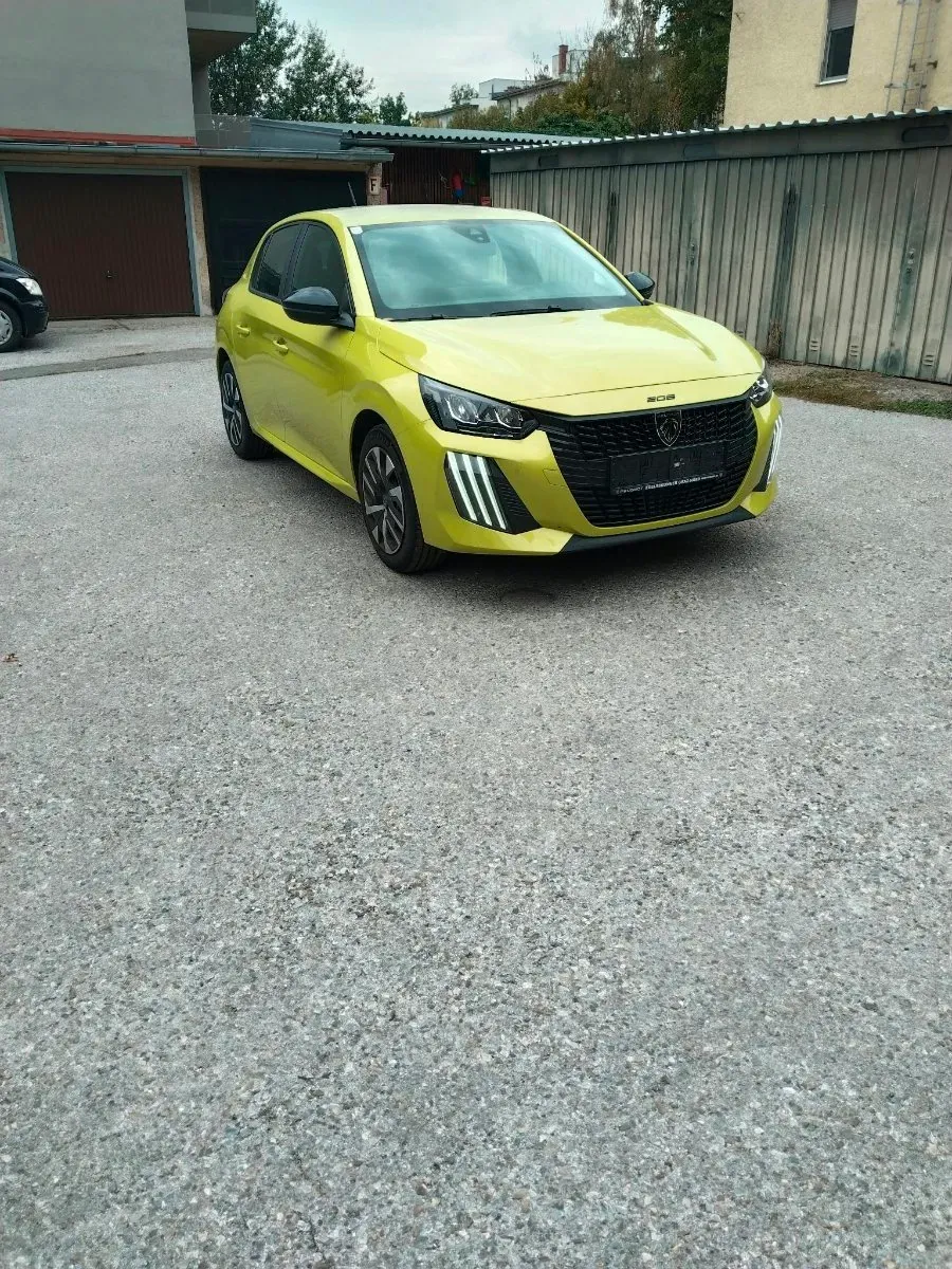 Peugeot 208 2024 photo 3