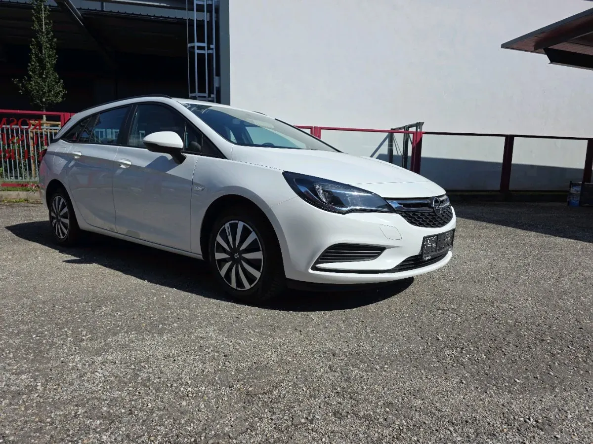 Opel Astra 2017 photo 2