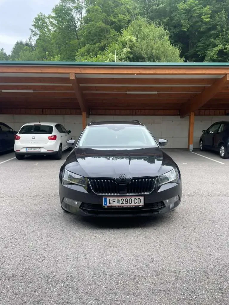Skoda Superb 2017 photo 2