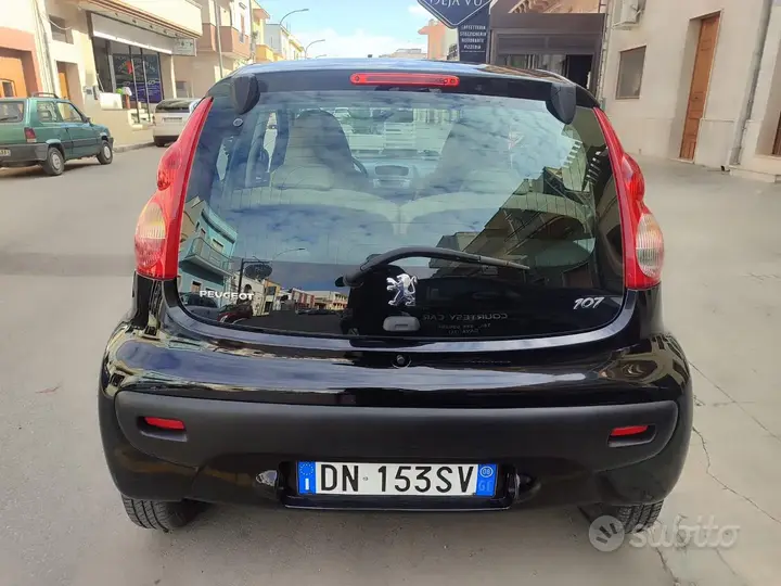 Peugeot 107 2008 photo 2