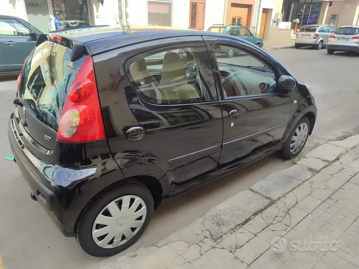 Peugeot 107 2008 photo 3