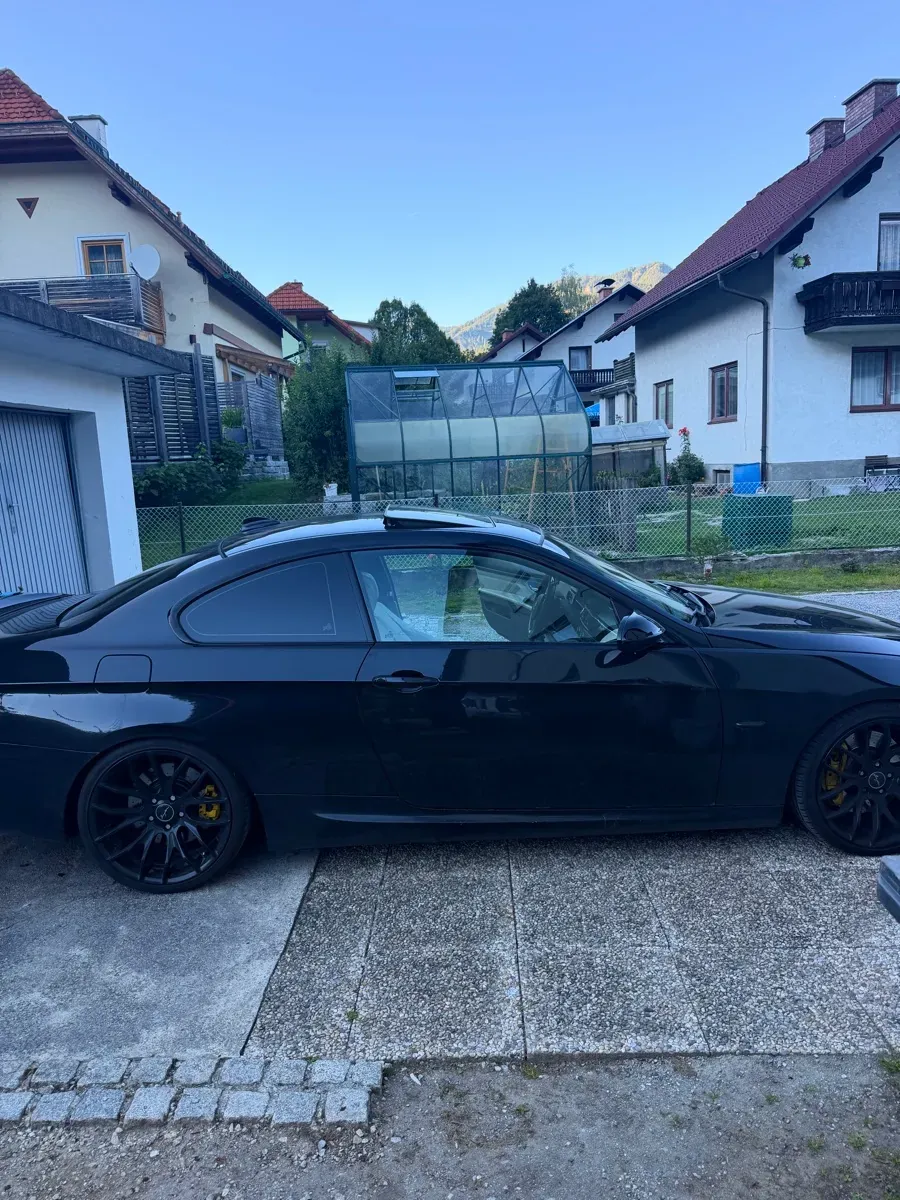 BMW 3 Series 2008 photo 2