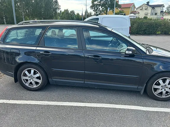 Volvo V50 2009 photo 2