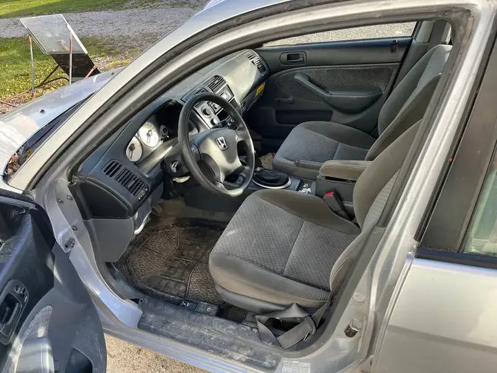 Honda Civic 2005 photo 3
