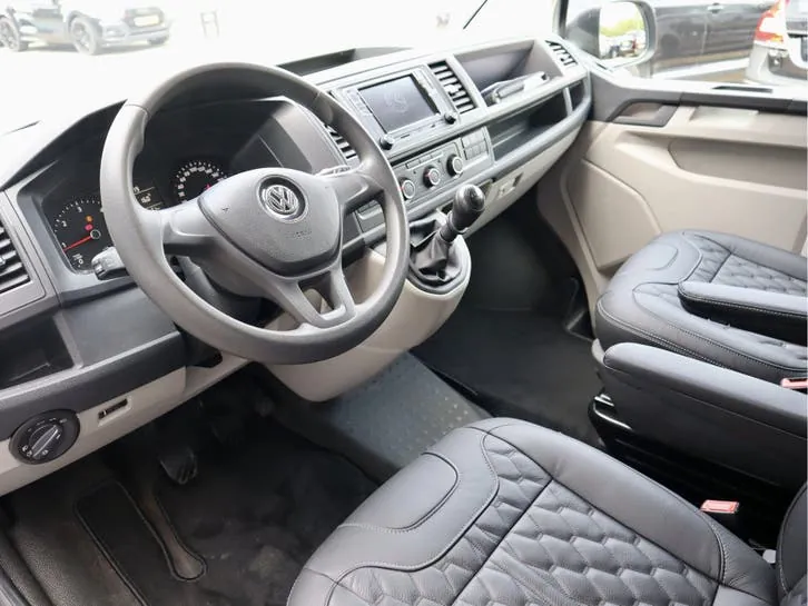 Volkswagen Transporter 2019 photo 2