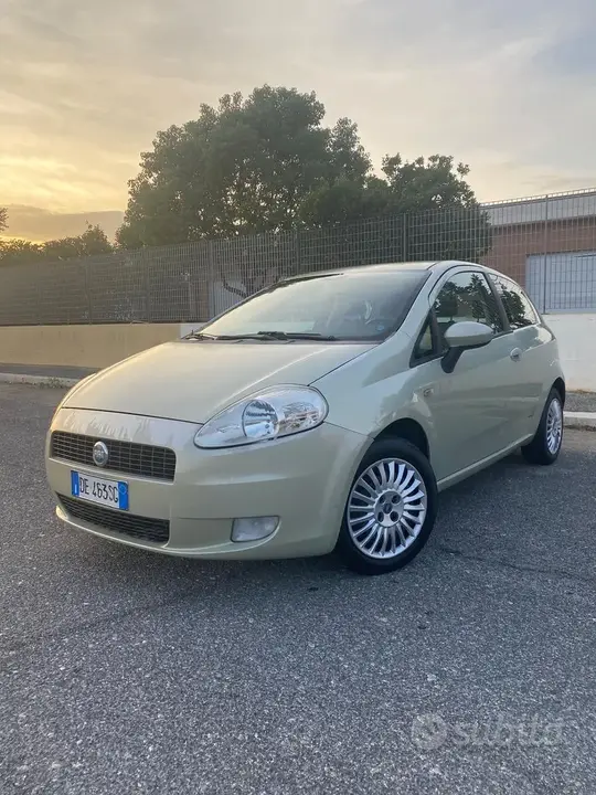 Fiat Punto 2006 photo 2