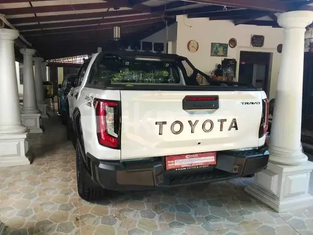 Toyota Hilux 2026 photo 2