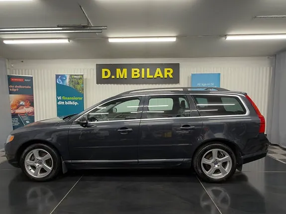 Volvo V70 2012 photo 2