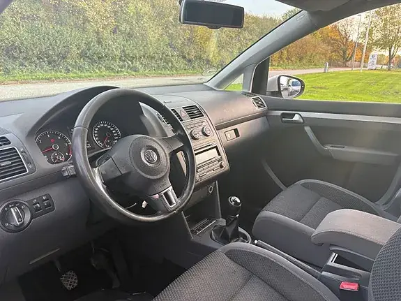 Volkswagen Touran 2014 photo 5