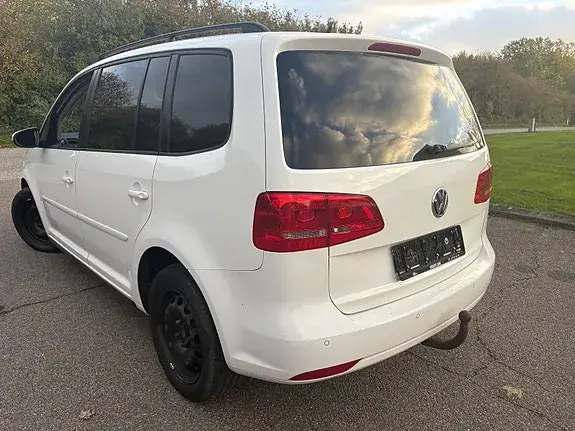 Volkswagen Touran 2014 photo 3
