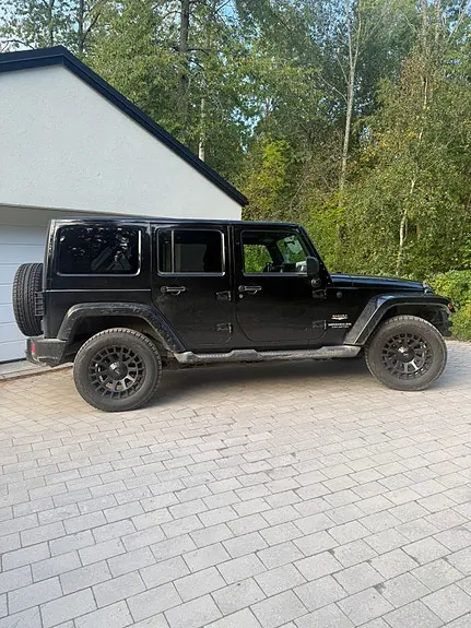 Jeep Wrangler Unlimited 2011 photo 2