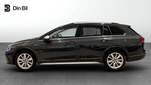 Volkswagen Golf I 2023 photo 2
