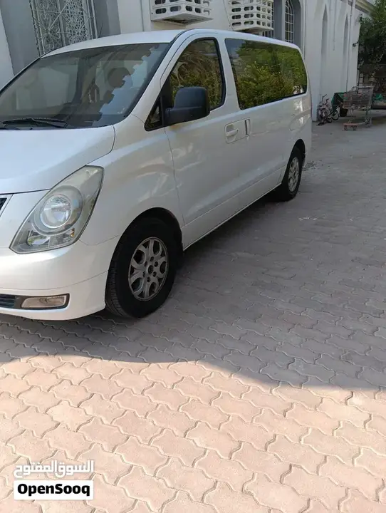 Hyundai H1 2014 photo 2