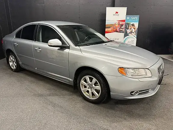 Volvo S80 2011 photo 2