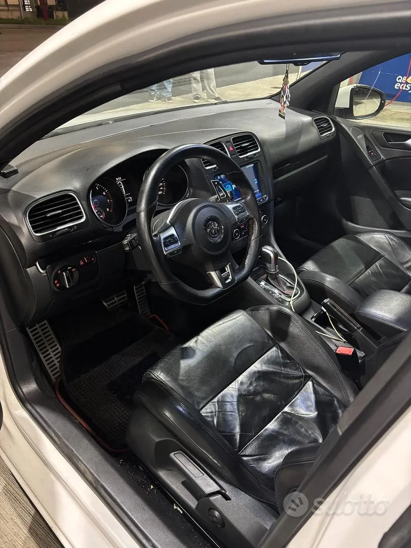 Volkswagen Golf 2010 photo 3