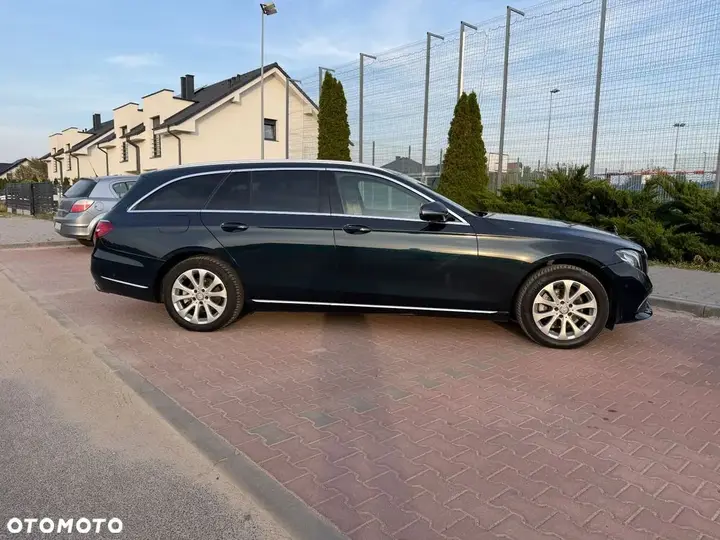Mercedes-Benz E-Class 2017 photo 3