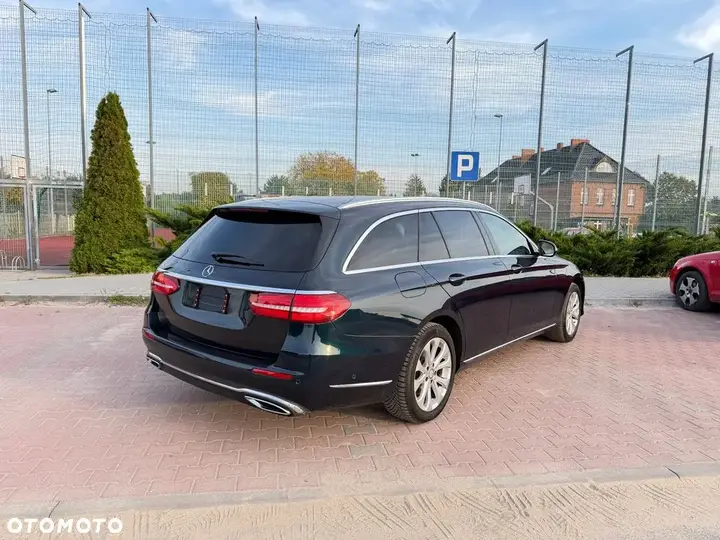 Mercedes-Benz E-Class 2017 photo 4