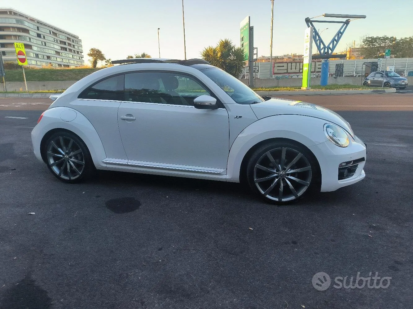 Volkswagen Beetle 2015 photo 4