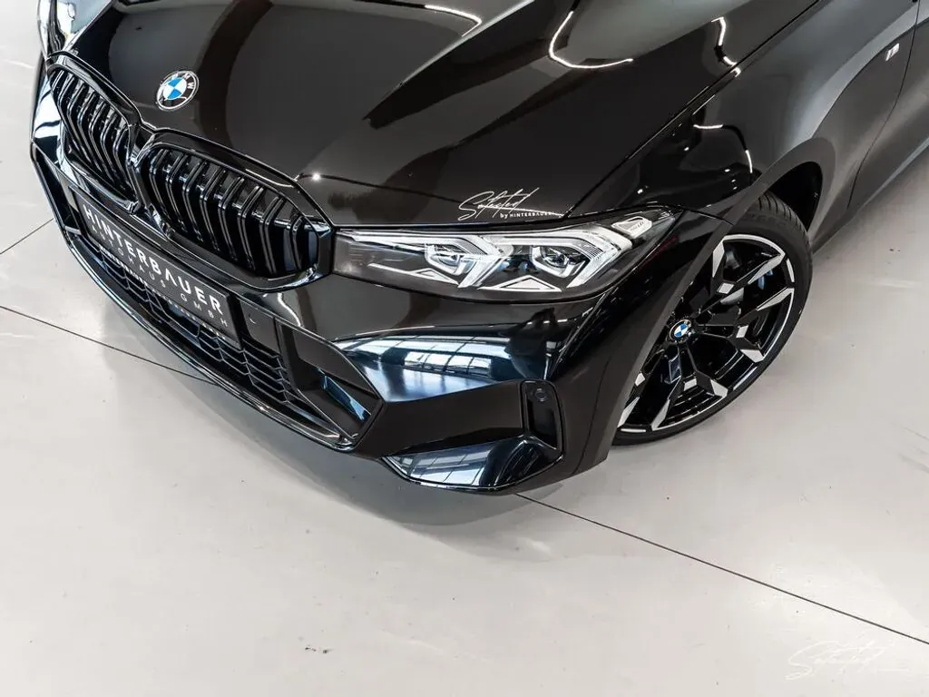 BMW 3 Series 2024 photo 2