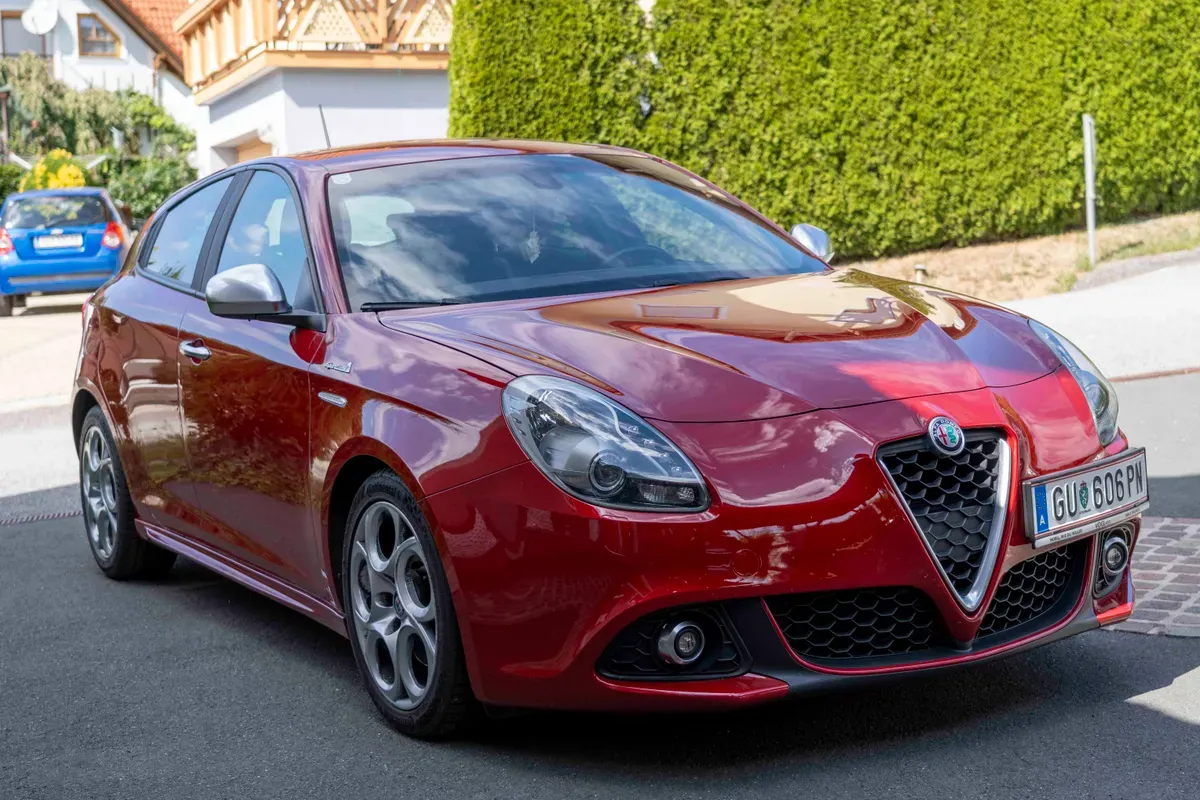 Alfa Romeo Giulietta 2018 photo 2