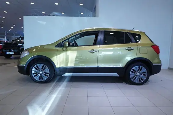 Suzuki S-Cross 2013 photo 4