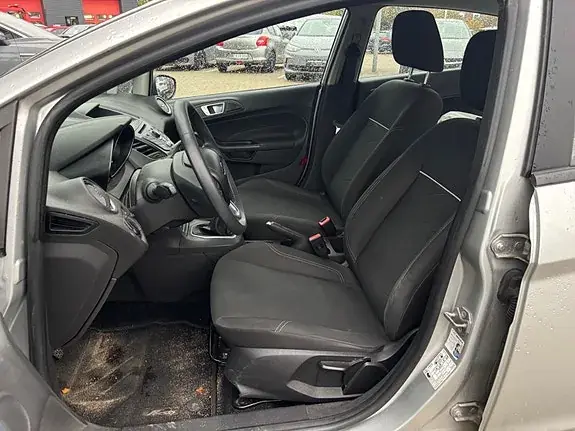 Ford Fiesta 2014 photo 5