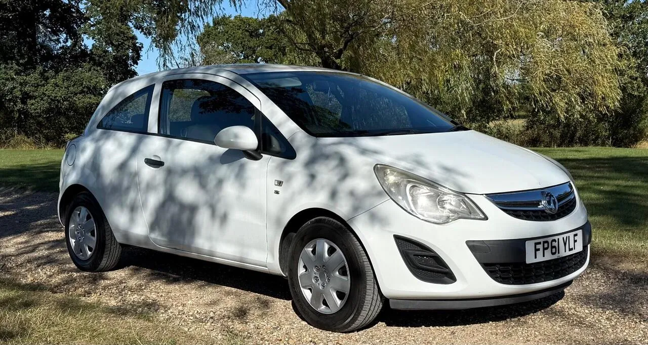 Vauxhall Corsa 2011 photo 3