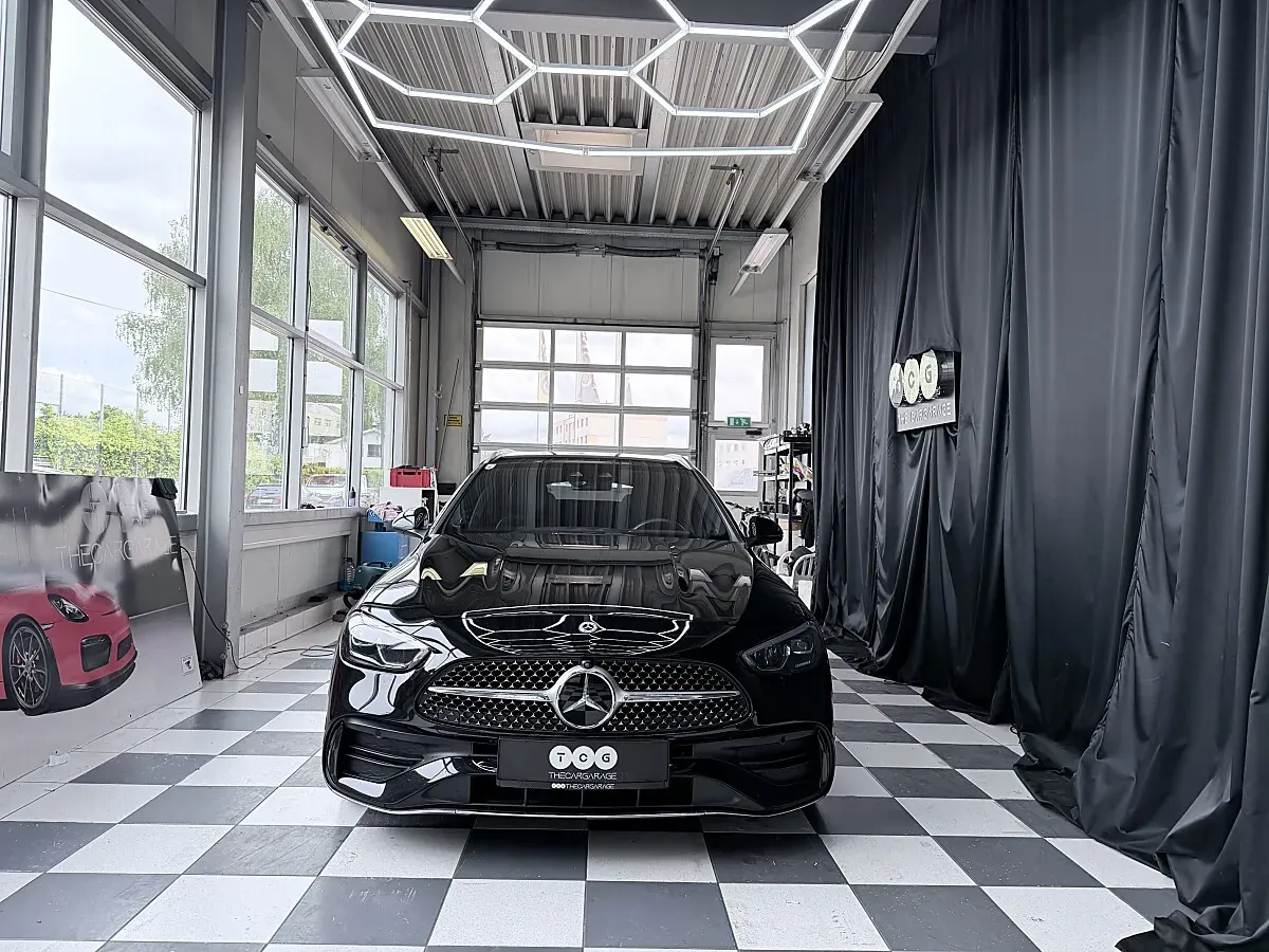 Mercedes-Benz C-Class 2023 photo 2