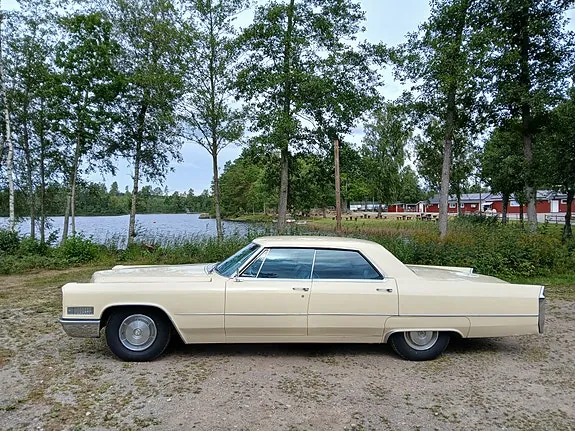 Cadillac Hardtop 1966 photo 2